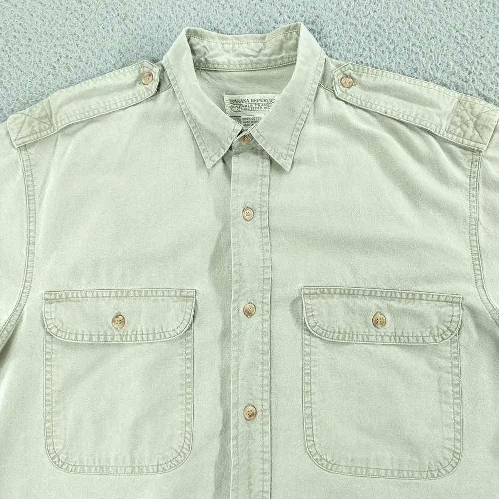 Vintage Banana Republic Safari Travel Shirt Mens Medium Beige Short Sleeve